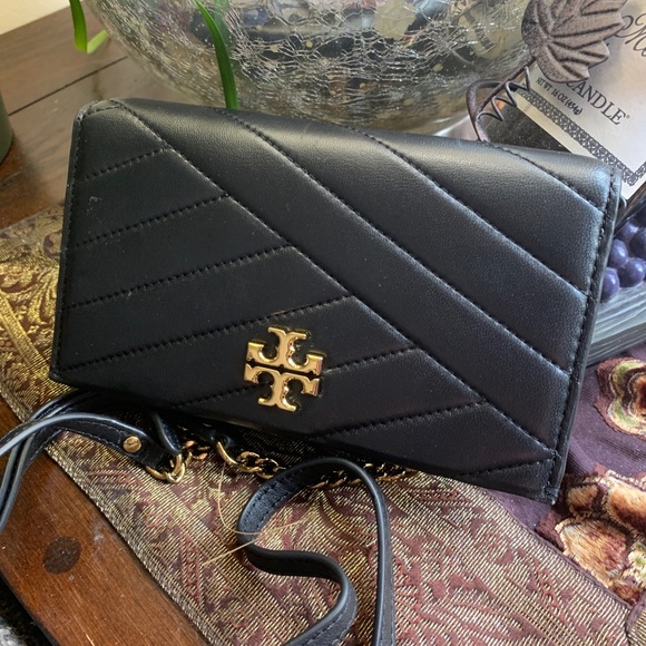 Tory Burch Handbags - Authentic TORY BURCH Kira leather iPhone crossbody